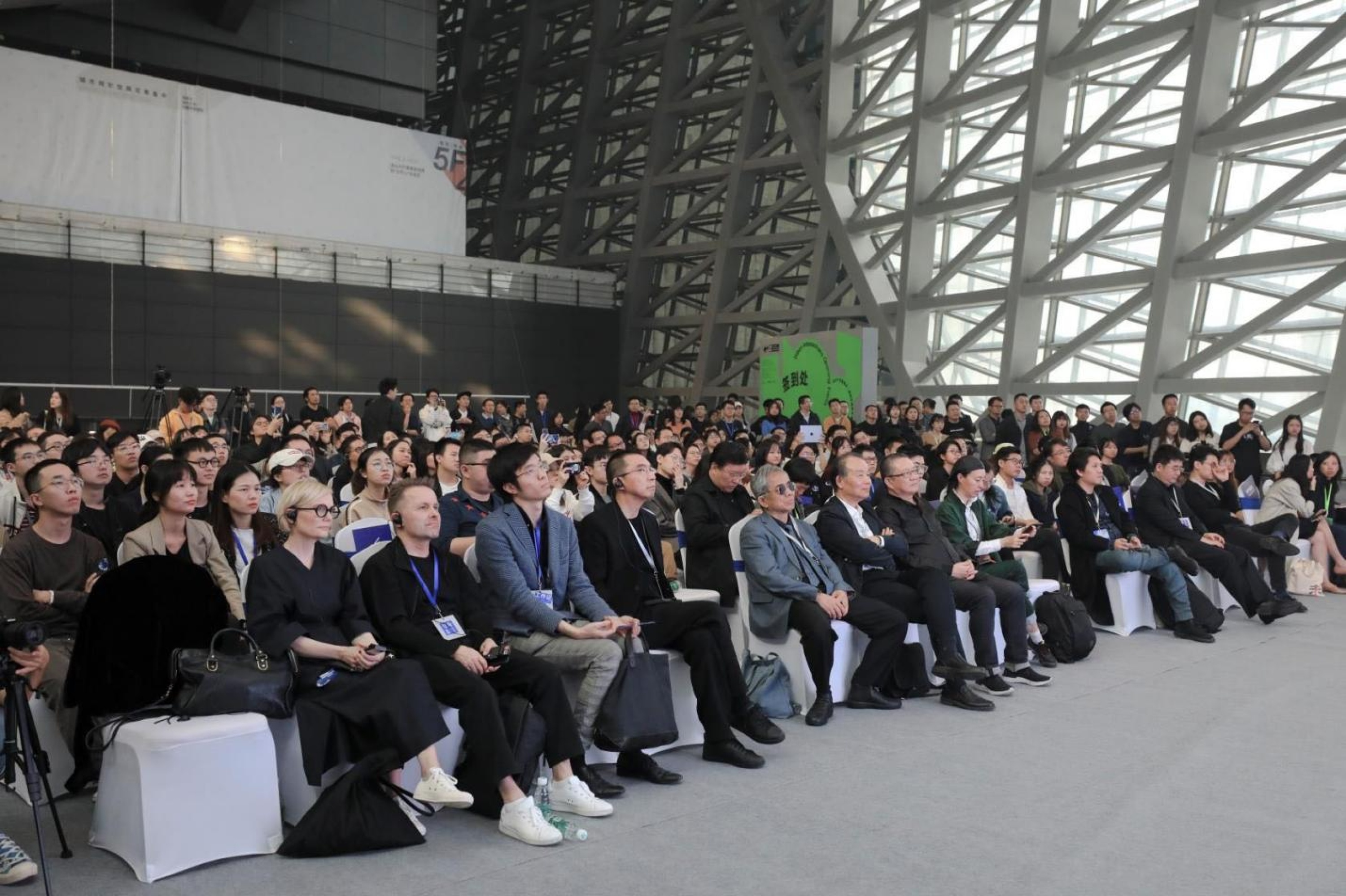 Zigeng Wang Attends the 8th Bi-City Biennale of Urbanism/Architecture (Shenzhen) Academic Seminar on “Interaction in the Ascending"
