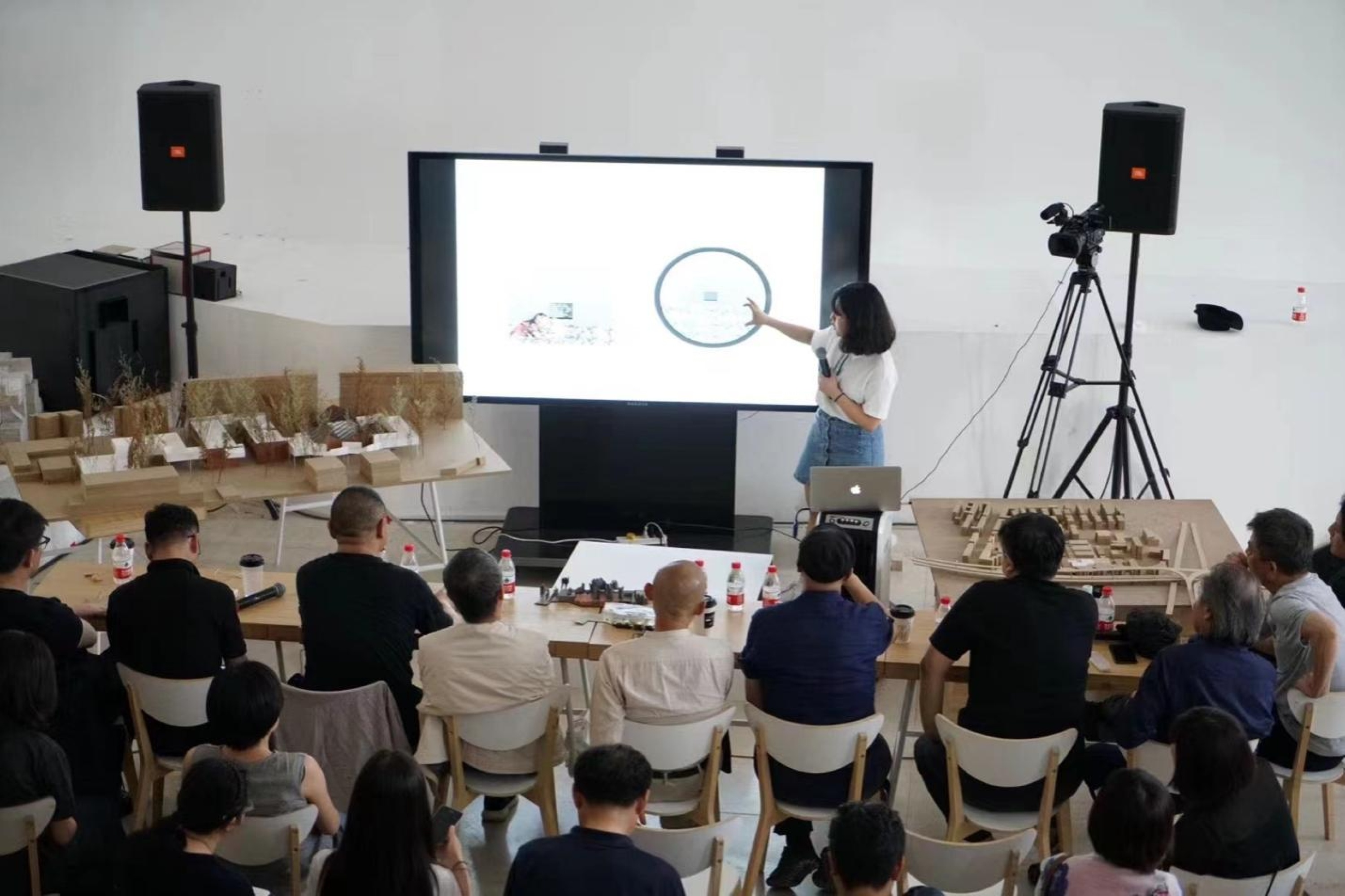 Jiakun Liu and Zigeng Wang Jointly Guided the Design Course “Film Museum” for the Third Year Experimental Class of the Central Academy of Fine Arts