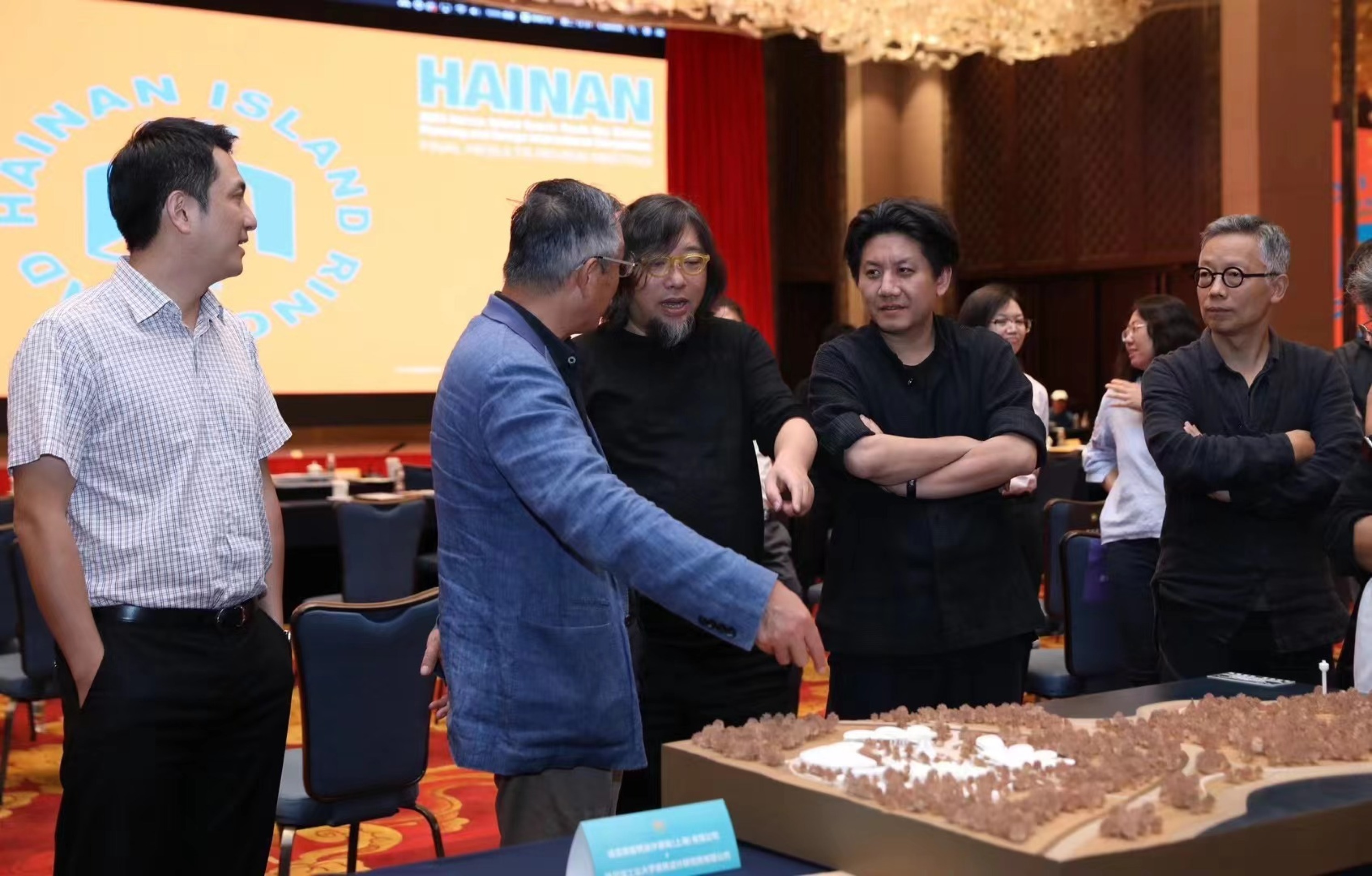 Zigeng Wang was Invited as a Critic for the Pre-evaluation Committee of the “2023 Hainan Island Scenic Route Key Stations Planning and Design International Competition"